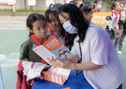 深圳宝安： 深圳读书月，反邪校园行640.png